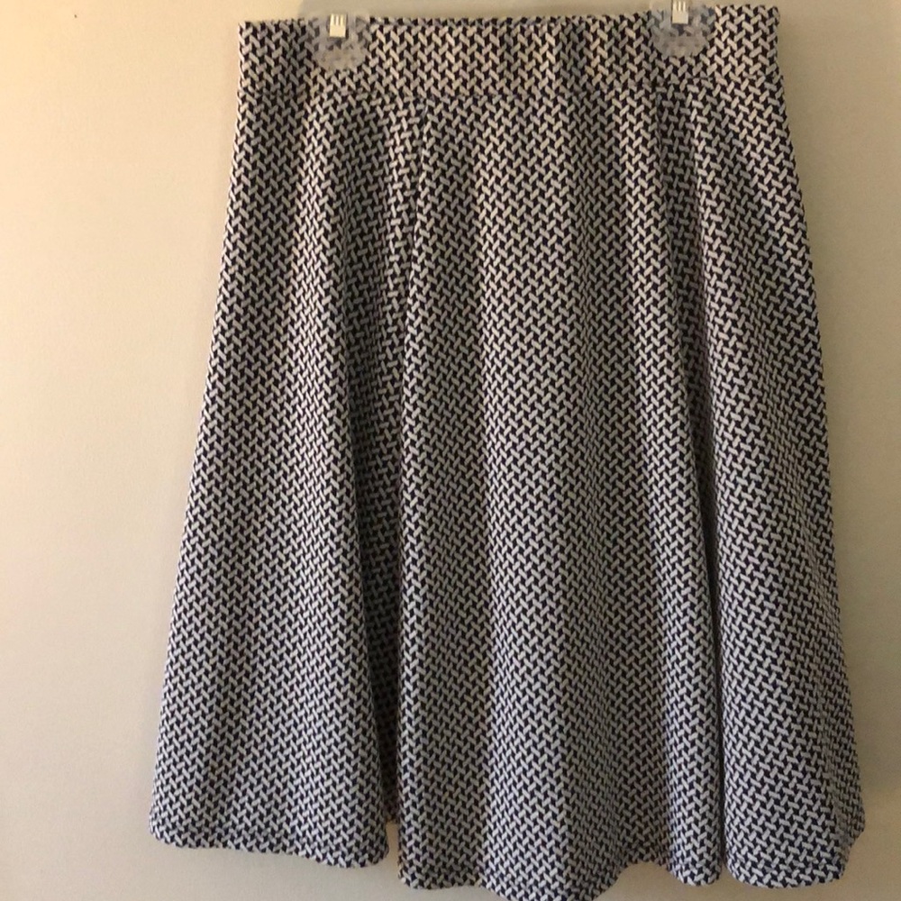 Knee-length skirt